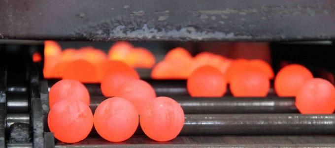 قیمت کارخانه 30mm 50mm 100mm سنگ شکن گل های معدن گلوله فولادی جعل شده برای آسیاب گل 2