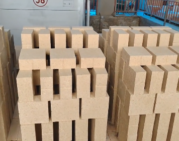 آجر های آتشین آلومینیوم با دمای بالا Lz-55/Lz-65/Lz-75 آلومینیوم آجر های پوشش آتش شکن برش جوش برای ذوب صنعتی