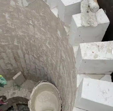 آجر آتش شکن مقاوم به شوک حرارتی با قدرت بالا آجر کوراندوم مولیت آتش برای کوره های صنعتی